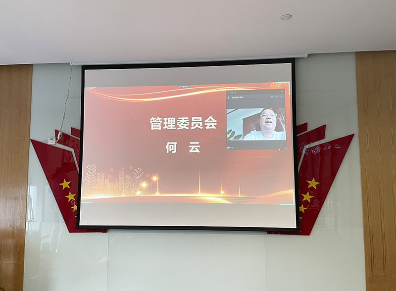何云.jpg